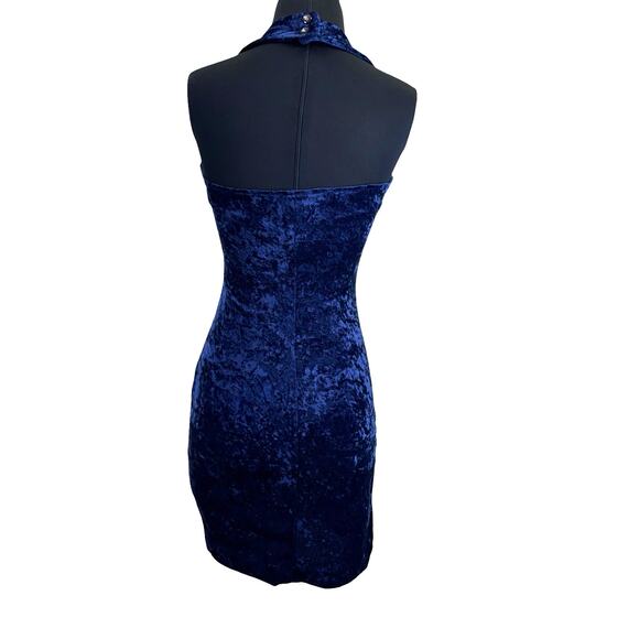 1980s Blue Velvet Halter Mini Dress – Crushed Stretchy Velvet Club Dress - Picture 4 of 16